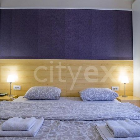 Central Apartment With Garage Novi Sad Ngoại thất bức ảnh