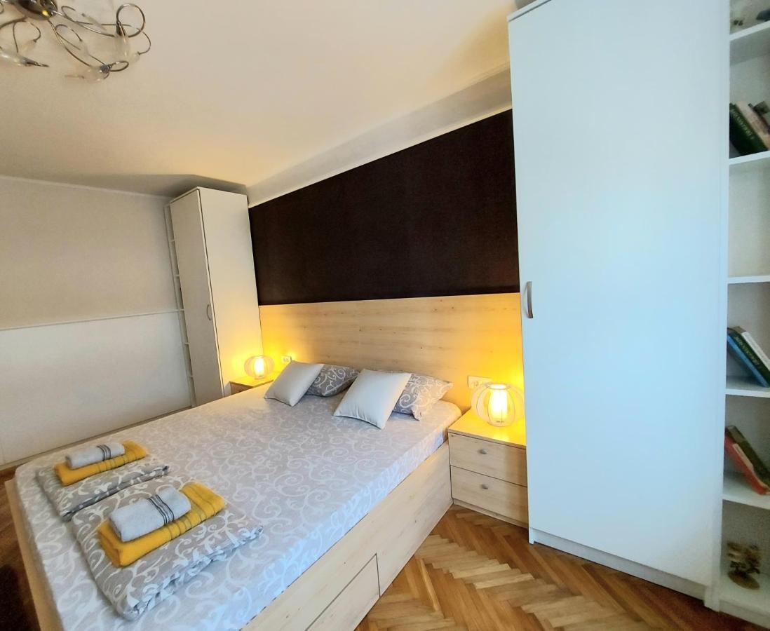 Central Apartment With Garage Novi Sad Ngoại thất bức ảnh