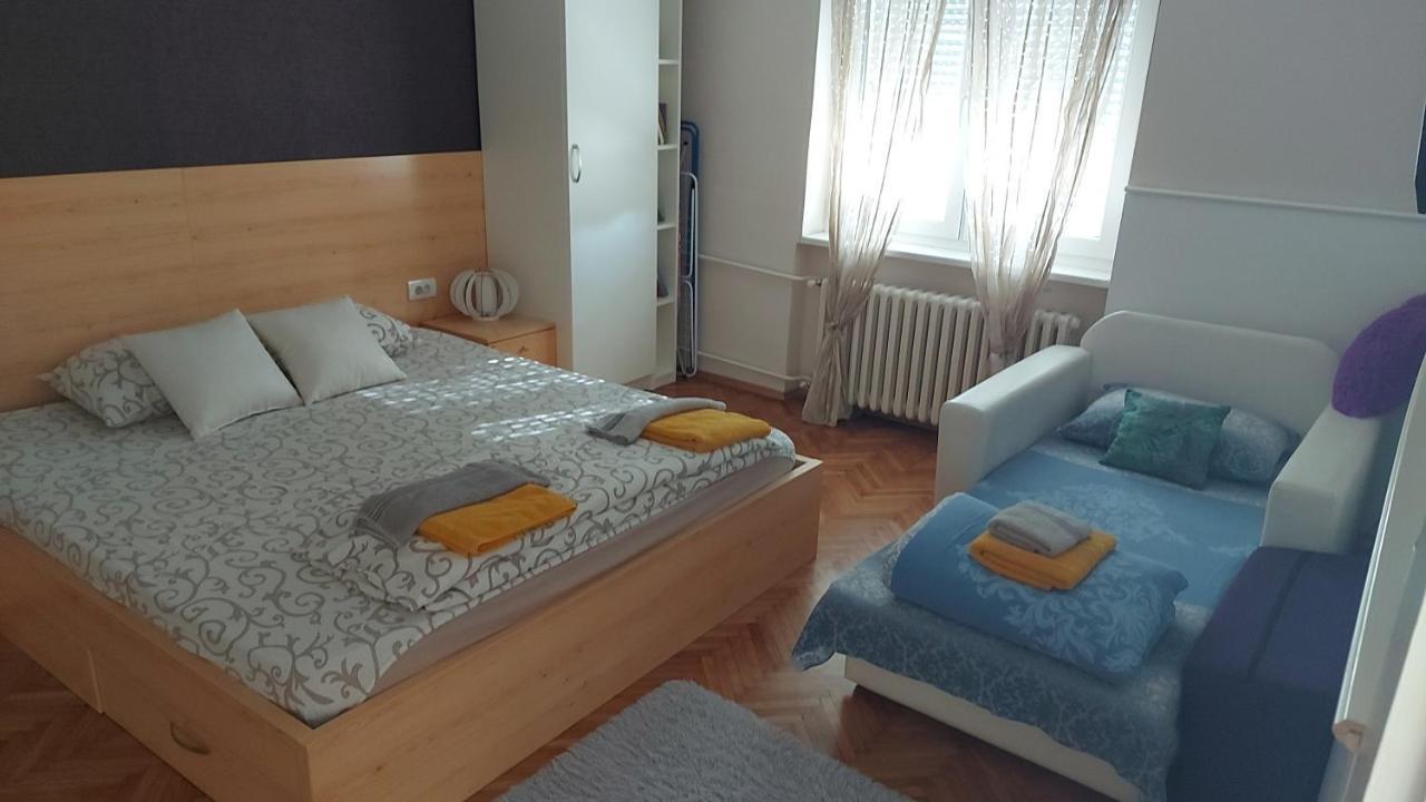 Central Apartment With Garage Novi Sad Ngoại thất bức ảnh