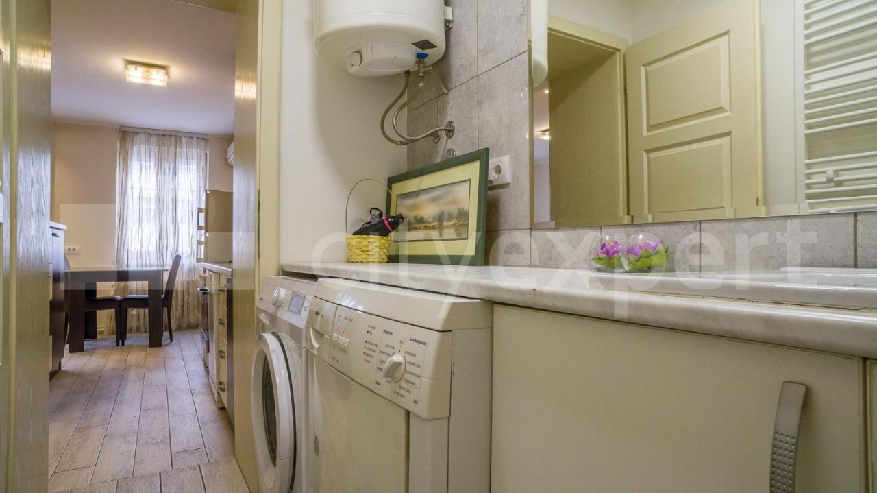 Central Apartment With Garage Novi Sad Ngoại thất bức ảnh