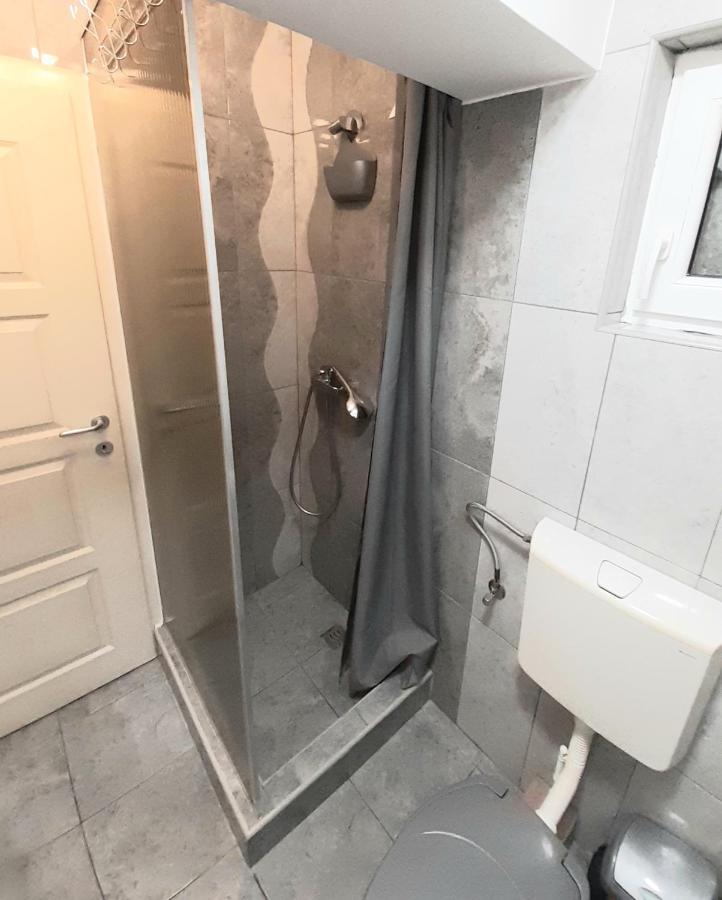 Central Apartment With Garage Novi Sad Ngoại thất bức ảnh