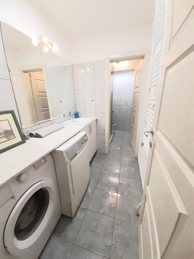 Central Apartment With Garage Novi Sad Ngoại thất bức ảnh