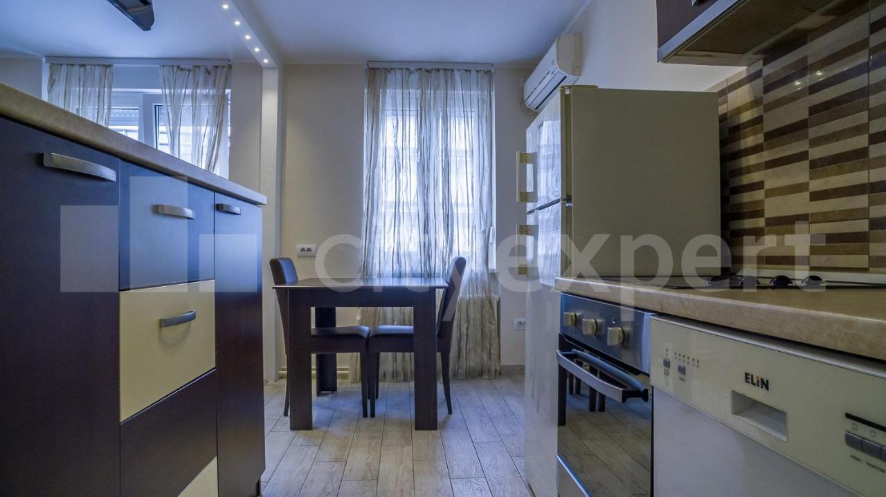 Central Apartment With Garage Novi Sad Ngoại thất bức ảnh